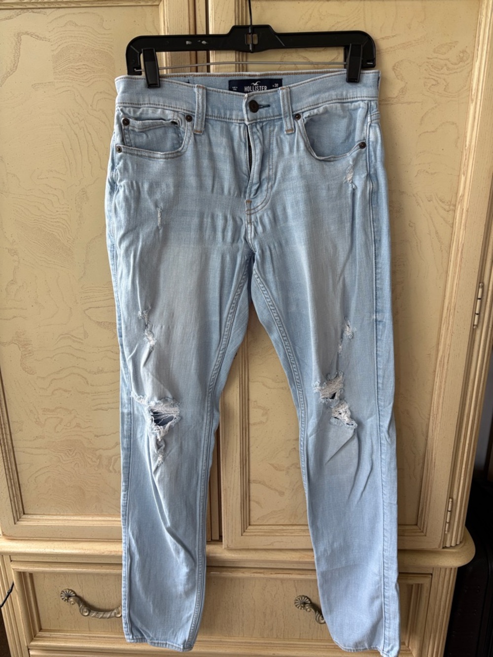 Hollister Light Wash Denim Jeans with Contrast Stitching